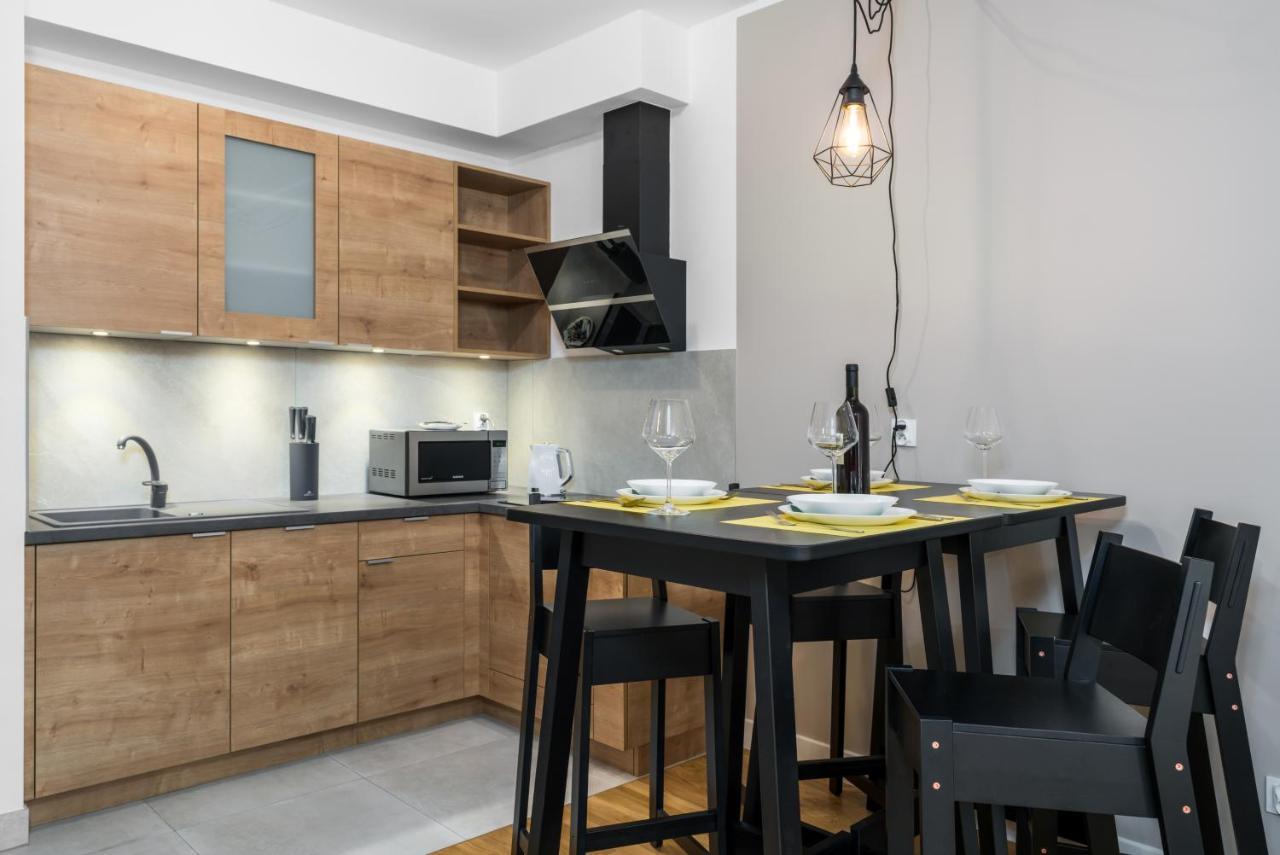 Apartament Black & White Mostowa By Renters Poznan Exterior photo